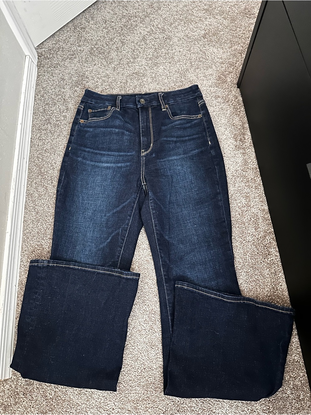 American Eagle Dark Flare Jean Size 4 0535